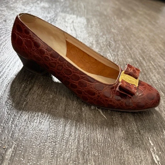 Salvatore Ferragamo Dark Red Croc Embossed Leather Vara Bow Heels Size 7.5 - Picture 9 of 9
